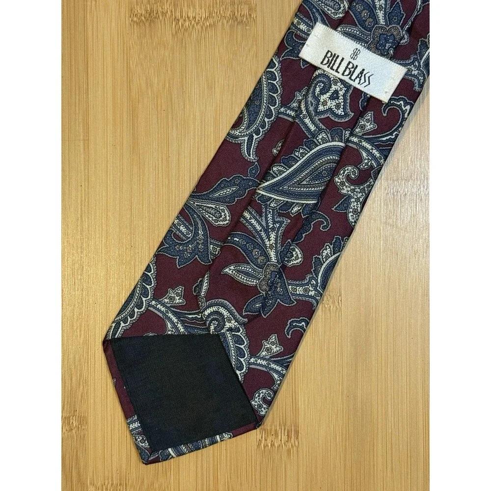 Bill Blass Made USA 100% Silk Tie Burgundy Paisley Designer Executive Classic